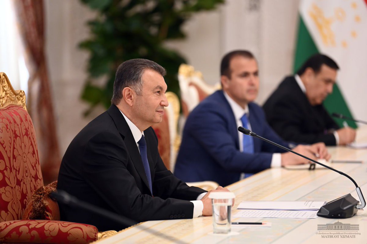 During his state visit to Dushanbe, President Shavkat Mirziyoyev had a meeting with the Prime Minister of Tajikistan, Kohir Rasulzoda. The agenda included topics aimed at enhancing the strategic partnership and alliance between Uzbekistan and Tajikistan, discussing ways to…