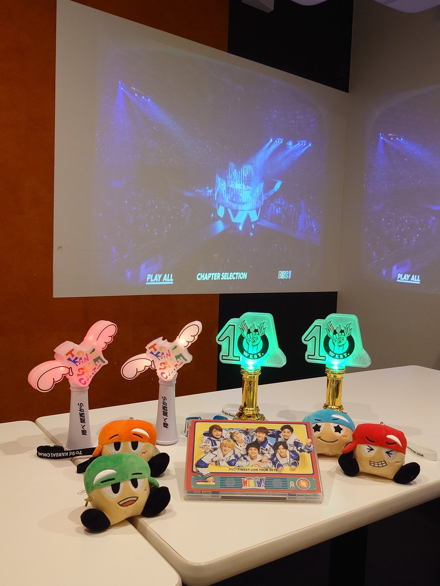 5P887q8EGzaexFN's tweet photo. 少し前に友達とオタ活してきた〜!
WESTVちゃんと見たの始めてだったけど、サイコーに面白かった〜😆
またやりたいなぁ
#ジャニーズWEST
#WESTV
#WESTꓸ https://t.co/jwCItx2JJM