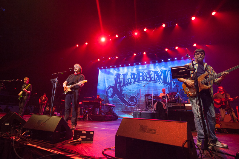 We're ready to 'Roll On' to next Saturday! Can't wait for our show with @TheAlabamaBand and special guest @TheLeeGreenwood on April 27 at #GIANTCenter 🤠 🎸 There's still time to grab your tickets to the show! Pick seats here - bit.ly/48KtPMd