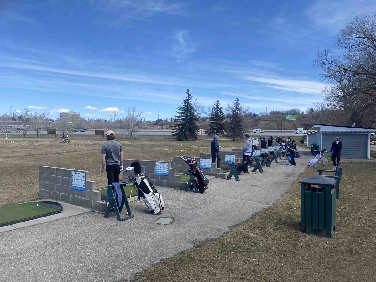 Happy Saturday! The Driving Range and Lounge are open- 11am-7pm. Come on down to hit some balls and have a bite! #drivingrange #yycgolf #inglewoodgcc