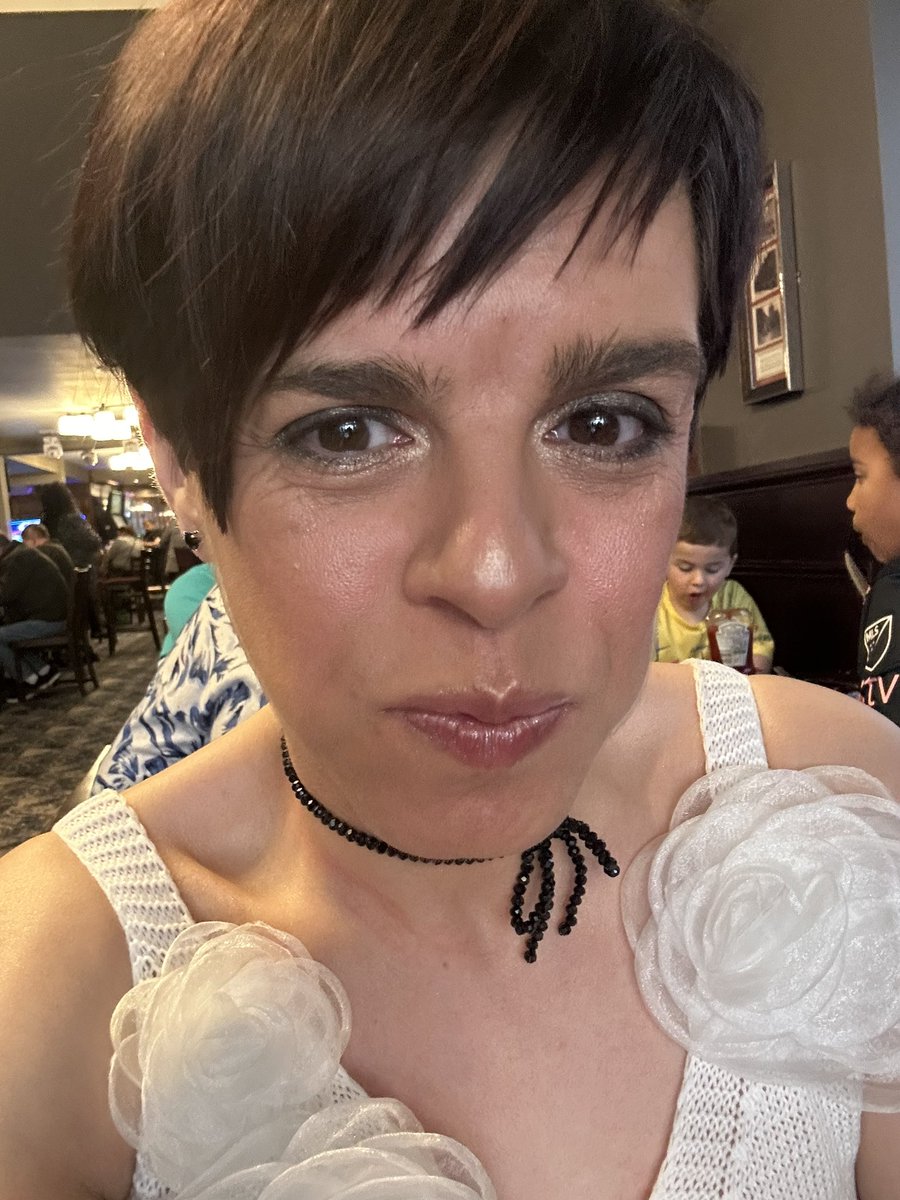 Anna Button tweet media