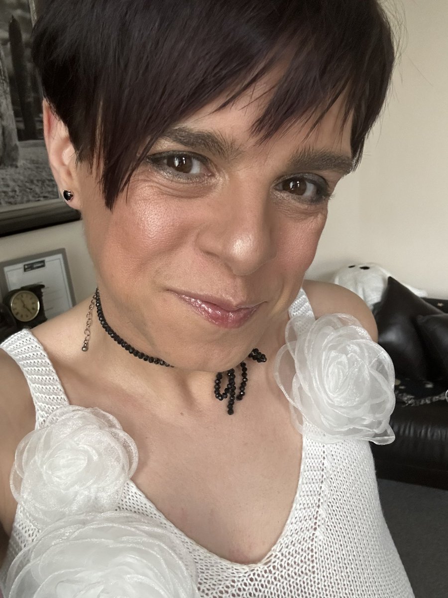 Anna Button tweet media