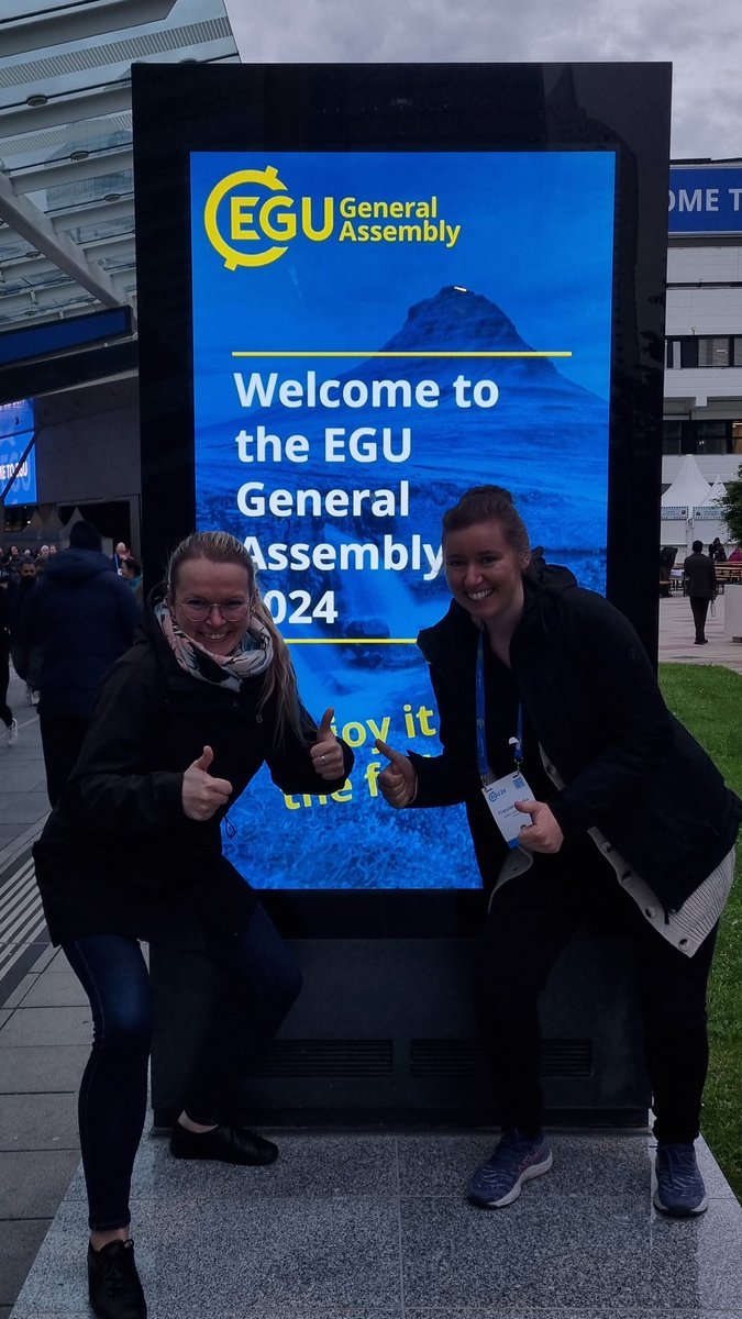 EvelinPihlap's tweet photo. Same girls, same location, but couple of years older and one degree stronger 🥳 @FranziBucka #EGU24 #ECS #soilscience #reunion https://t.co/DU8EUHNV8W