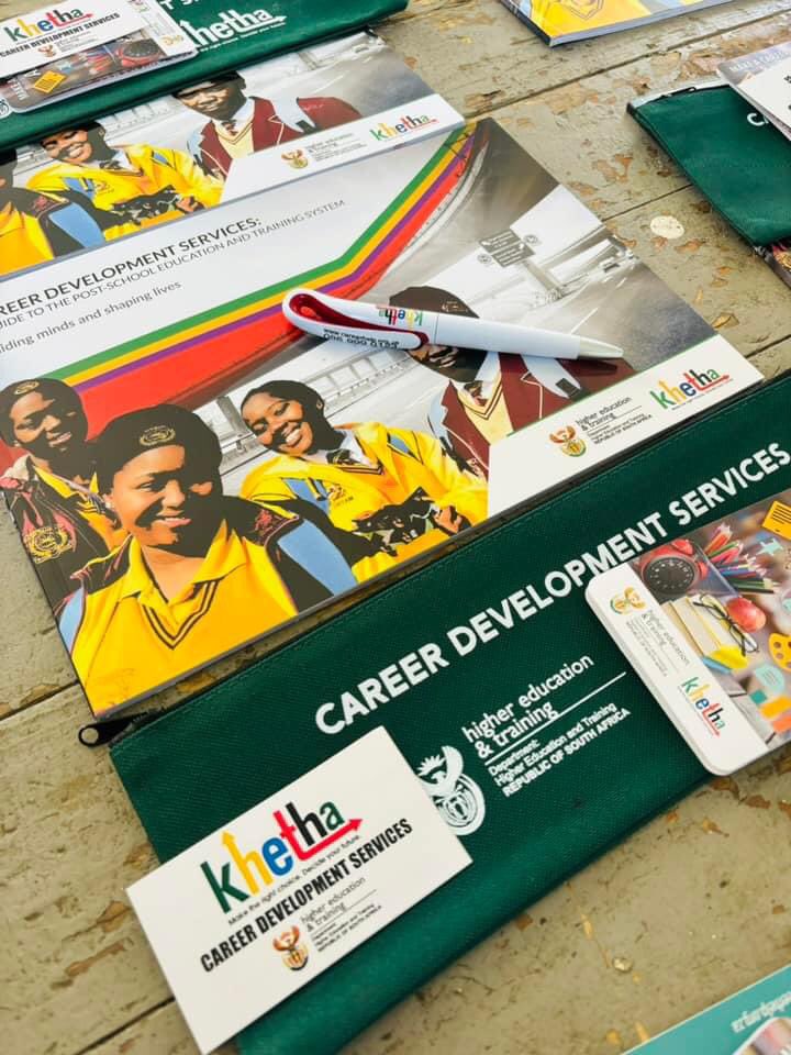 gyef_za's tweet photo. are grateful to have seen the learners engage with our team members and the visitors present today. It shows their dedication and enthusiasm to study further. 

#GodisanangCareerGuidance
#GYEF2024 
#GYEFza https://t.co/r9Ms3upgRk