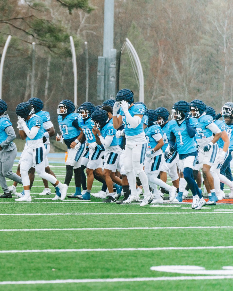 BlackBearsFB's tweet photo. Ready to ball. 🔥

#BlackBearNation https://t.co/jQ9860xHfc