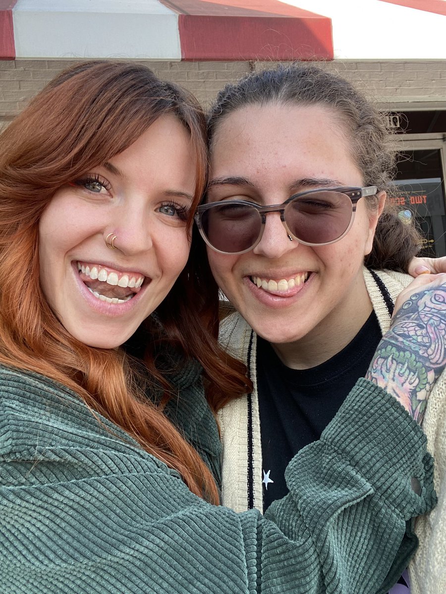 Got to squeeze an icon this morning <a href="/marystanne/">jess ☽☾</a> 💜