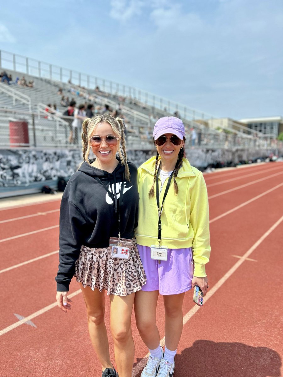 Co-sponsoring StuCo with this beast of a human being is a dream. Everything she does is out of her love for kids & their joy. Field day was so much fun. 💜🤍🖤 @Katie_Bragg_MHS @MHS9th