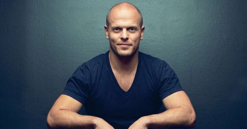 Look at this guy.

He is a 5x NYT bestseller. Fluent in Japanese, German and Spanish in 3 months. Martial arts expert. Spoke at Ted, Google, MIT, Harvard...

He wrote the 4-Hour Chef on how to learn faster.

This is Tim Ferriss and here's how to become a learning machine: