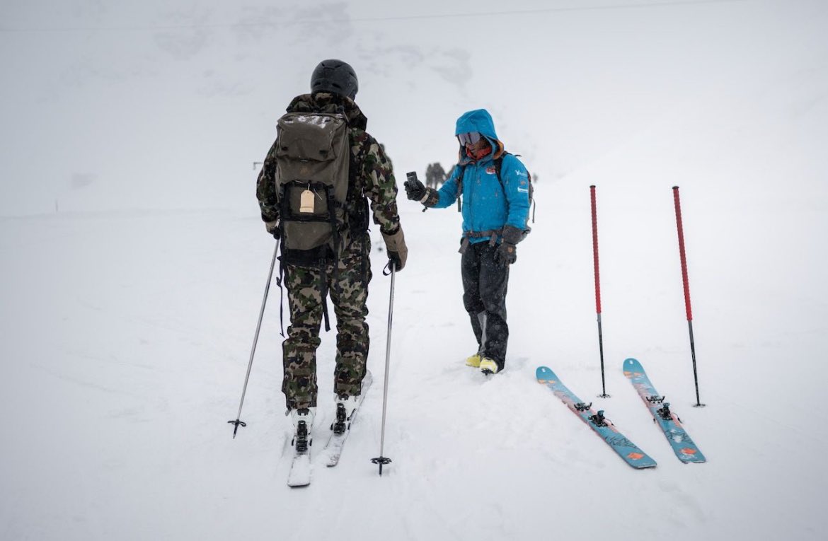 Our dedicated soldiers are currently battling the elements to ensure the good running of the #PatrouilleDesGlaciers, an international ski mountaineering race organized by the 🇨🇭 Armed Forces since 1943