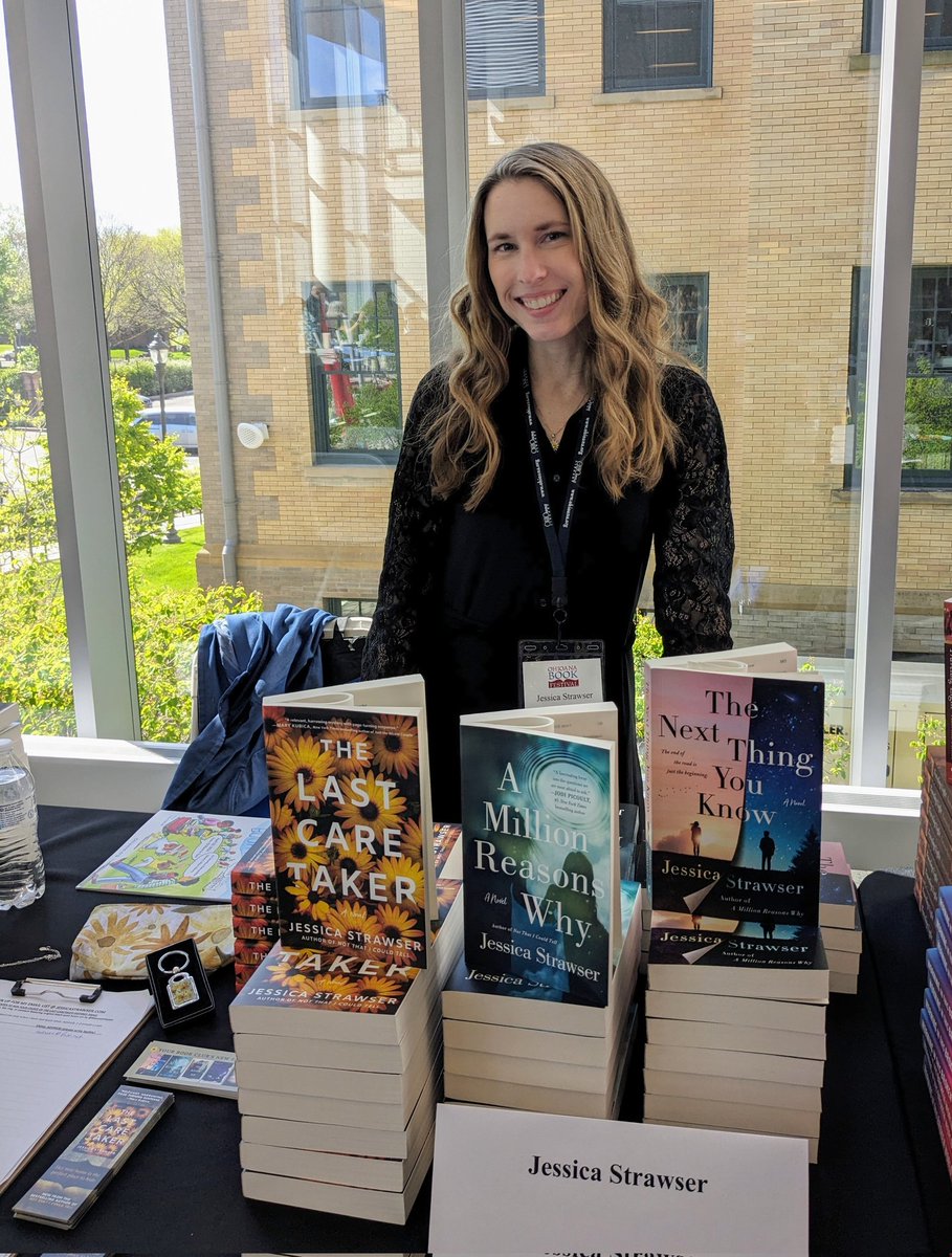 Let's do this thing, @Ohioana! Columbus readers, come see me @columbuslibrary today! 💛