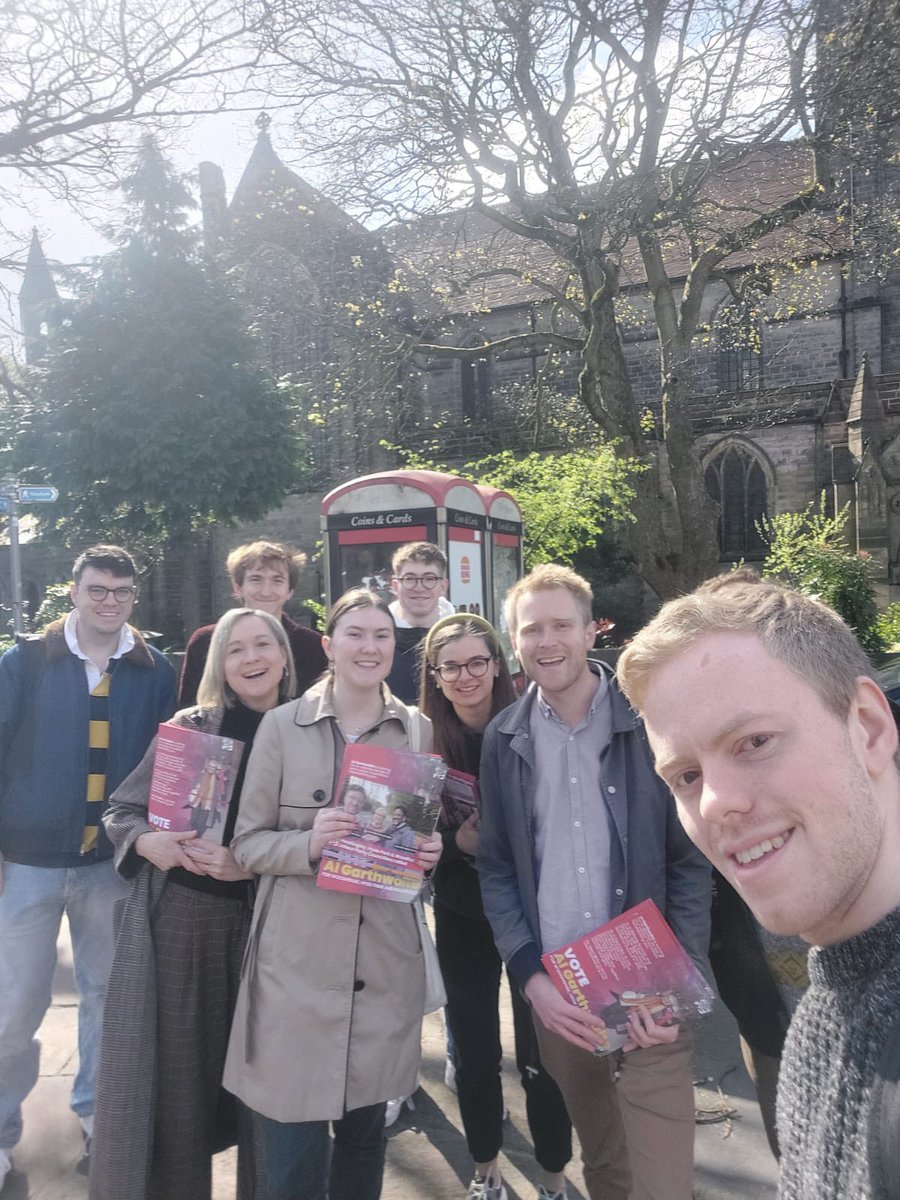 Sunshine - spring has finally sprung! Good to be out with Leeds labour students this morning in Headingley supporting @al_garthwaite Vote @UKLabour on May 2nd or return your postal vote asap! @Leeds_Labour