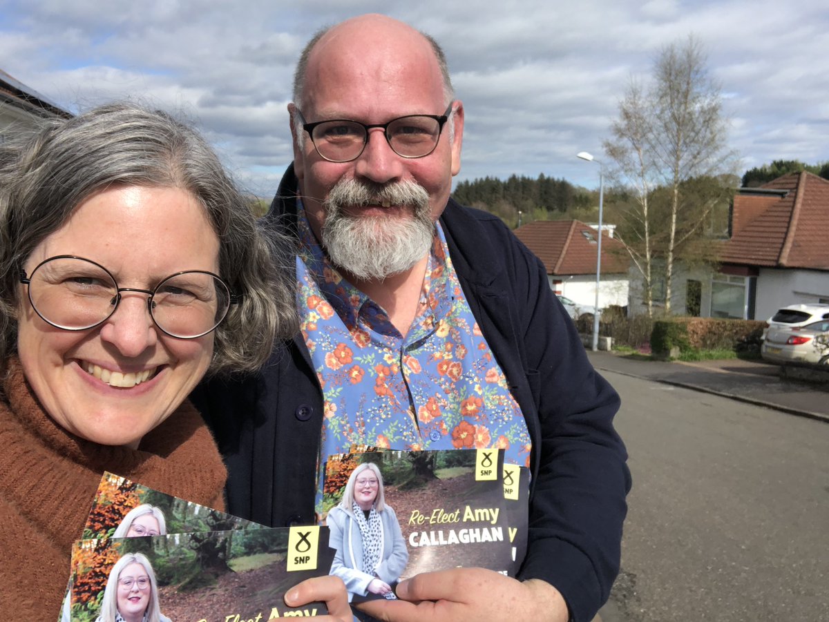Gorgeous day for leafleting for Amy Callaghan in Bearsden. 😎 #ActiveSNP #ReElectAmy #AmyForMidDun