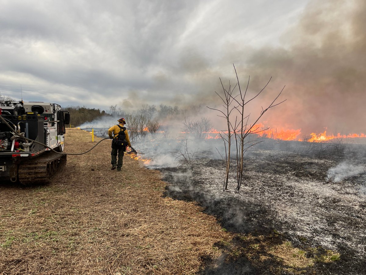 Two days in the life of @USFWS wildland fire personnel...

🔥 #Rxfire @ Wallkill NWR (NJ)
🔥 Assist w/ #rxburn w/ NJ Forest Fire
🔥 Dispatch to medical with local EMS (unrelated to prescribed burns) 
🔥 Respond to wildfire on NPS/state forest land 

📸 Tomas Liogys/USFWS
