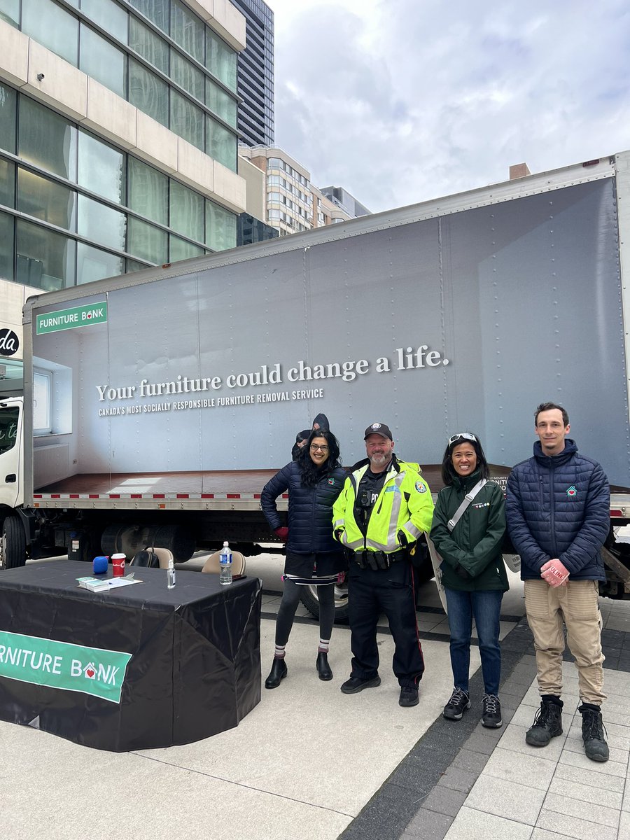 Cheryll_D's tweet photo. @Furniture_Bank is at College Park @DowntownYonge today until 4pm to accept donations of furniture and household items. Thanks to @IKEACanada   Canderel and the @YongeStreetYNCO officers for their support. https://t.co/bheI2AjCG7