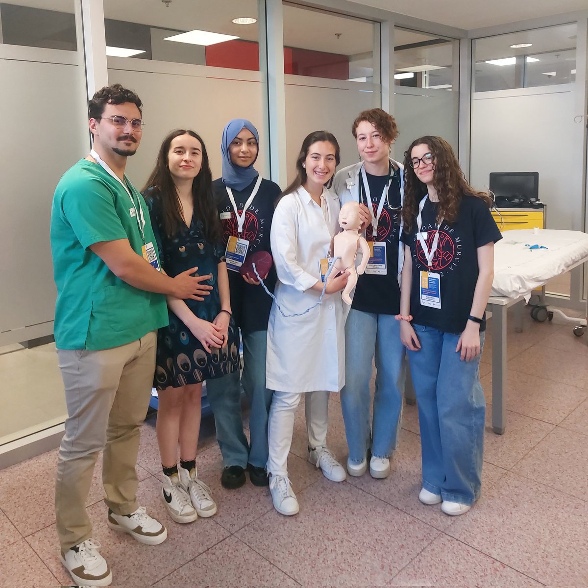 Vuelta a la Anatomía Patológica en 40 días tweet media