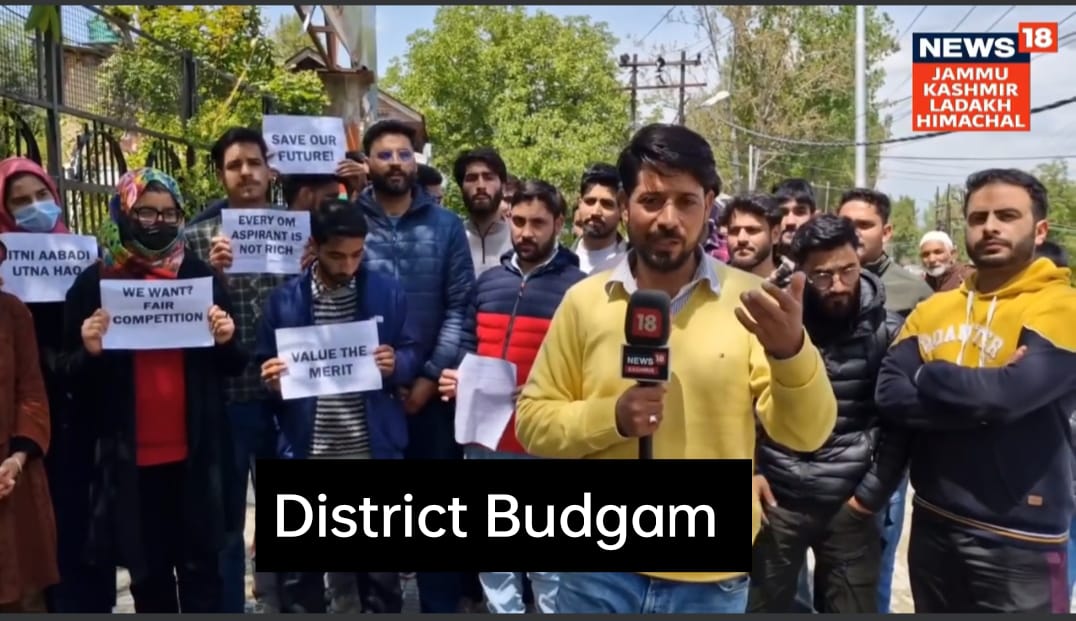 Optimistic399's tweet photo. Kudos to these guys who raise voices on behalf of crores of students!
The new reservation policy has disrupted our mental stability,this 30% vs 70% is unacceptable.
Humble requests to higher officials to listen the voices of Open Merit students!
#saveopenmeritjk
@OfficeOfLGJandK https://t.co/ENl04ZcfNy