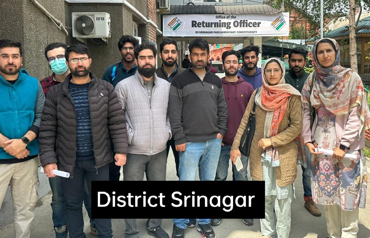 Optimistic399's tweet photo. Kudos to these guys who raise voices on behalf of crores of students!
The new reservation policy has disrupted our mental stability,this 30% vs 70% is unacceptable.
Humble requests to higher officials to listen the voices of Open Merit students!
#saveopenmeritjk
@OfficeOfLGJandK https://t.co/ENl04ZcfNy