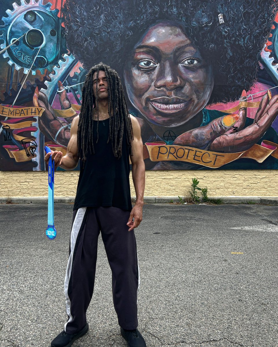 BlackLiq's tweet photo. #Monument10K took 47:09:04 & I can’t wait to feel the pain. I’ll share some with you later today when me & my band @ArmagideonRVA play at Bellevue #Porchella at 4:15.
#10k #armagideontime #runrva #thegrinddontstop #rva #nootherway #woftd https://t.co/rmPq2pjazD