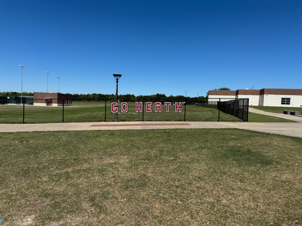 We had a great time meeting with former @THSCAcoaches President @coachrodneywebb, @CoachJeffNeill, and the staff at @HeathHawksFb! Want to learn more about our free portal? Send us a DM and schedule a meeting with one of regional scouts!