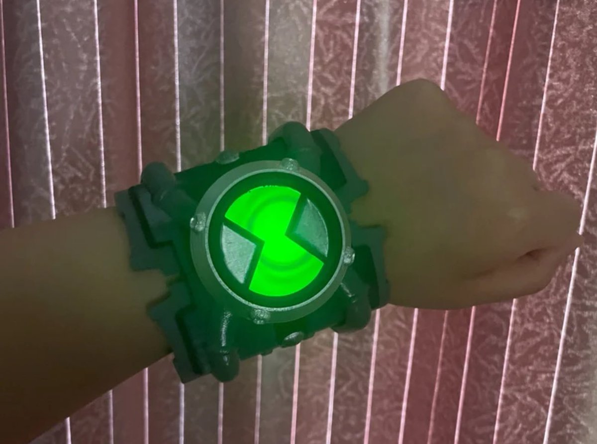 fuck the Rolexes who's down with the Omnitrix ice 🥶🥶🥶🥶🥶🥶