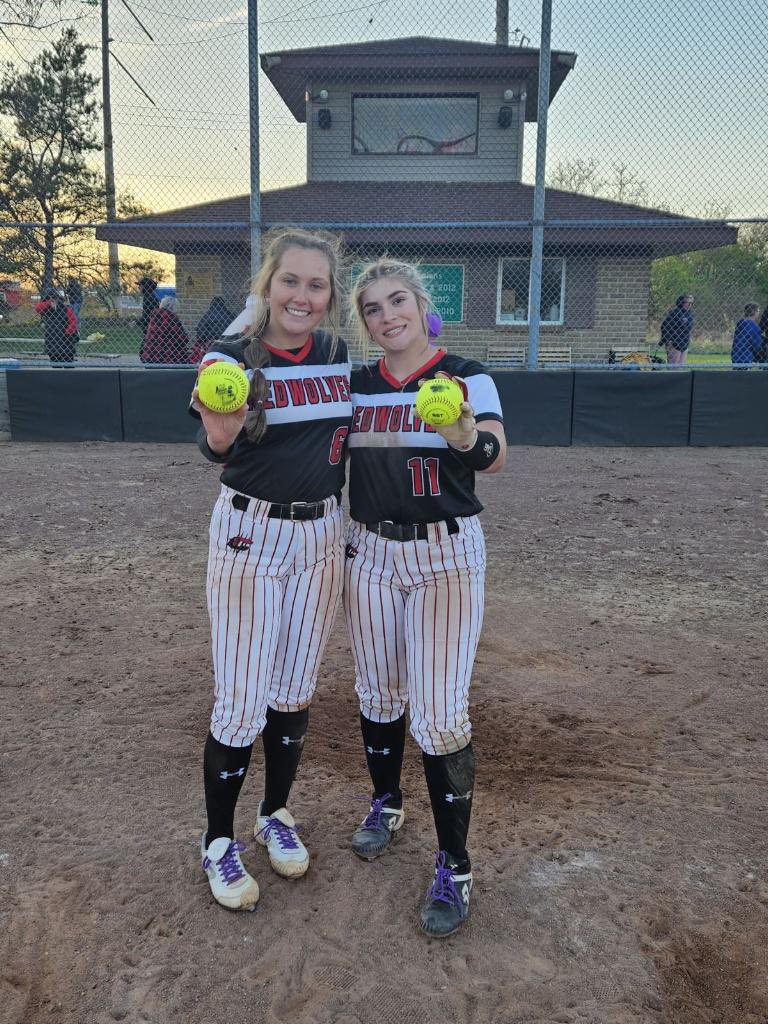 Clinton splits the double header with Hanover Horton 5-6 &amp; 9-3.  <a href="/kendallp0607/">Kendall</a> added another bomb in game 1 and Brenna Broman joined the dinger board in game 2!@BrennaBroman29 <a href="/ClinHScounselor/">CHS Student Services</a> <a href="/ClintonAthletic/">Redwolves Athletics 🐺</a> 
Dinger Board:
Kendall 💣💣💣.          Brenna 💣