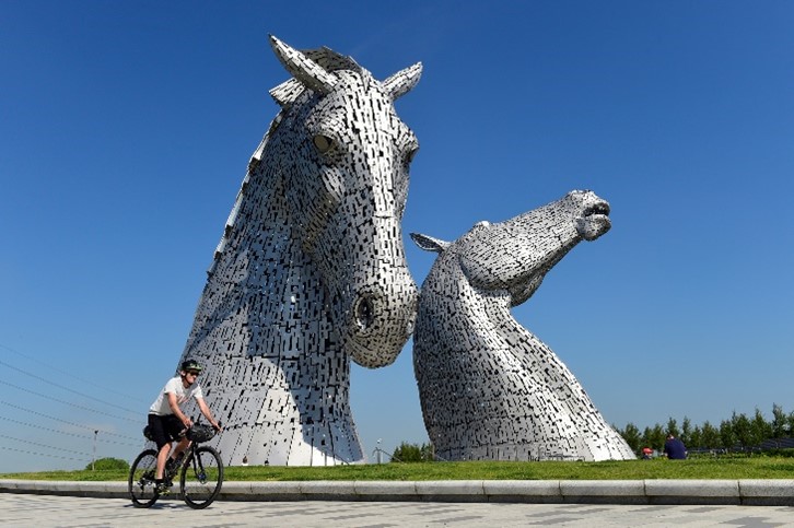 Explore the magic of Falkirk with our #RouteOfTheWeek! 🌊🚴 Start your adventure at the majestic Kelpies and marvel at the engineering wonder of the Falkirk Wheel, spanning 10 miles in just 2-2.5 hours. 👇 buff.ly/3TBuDhf