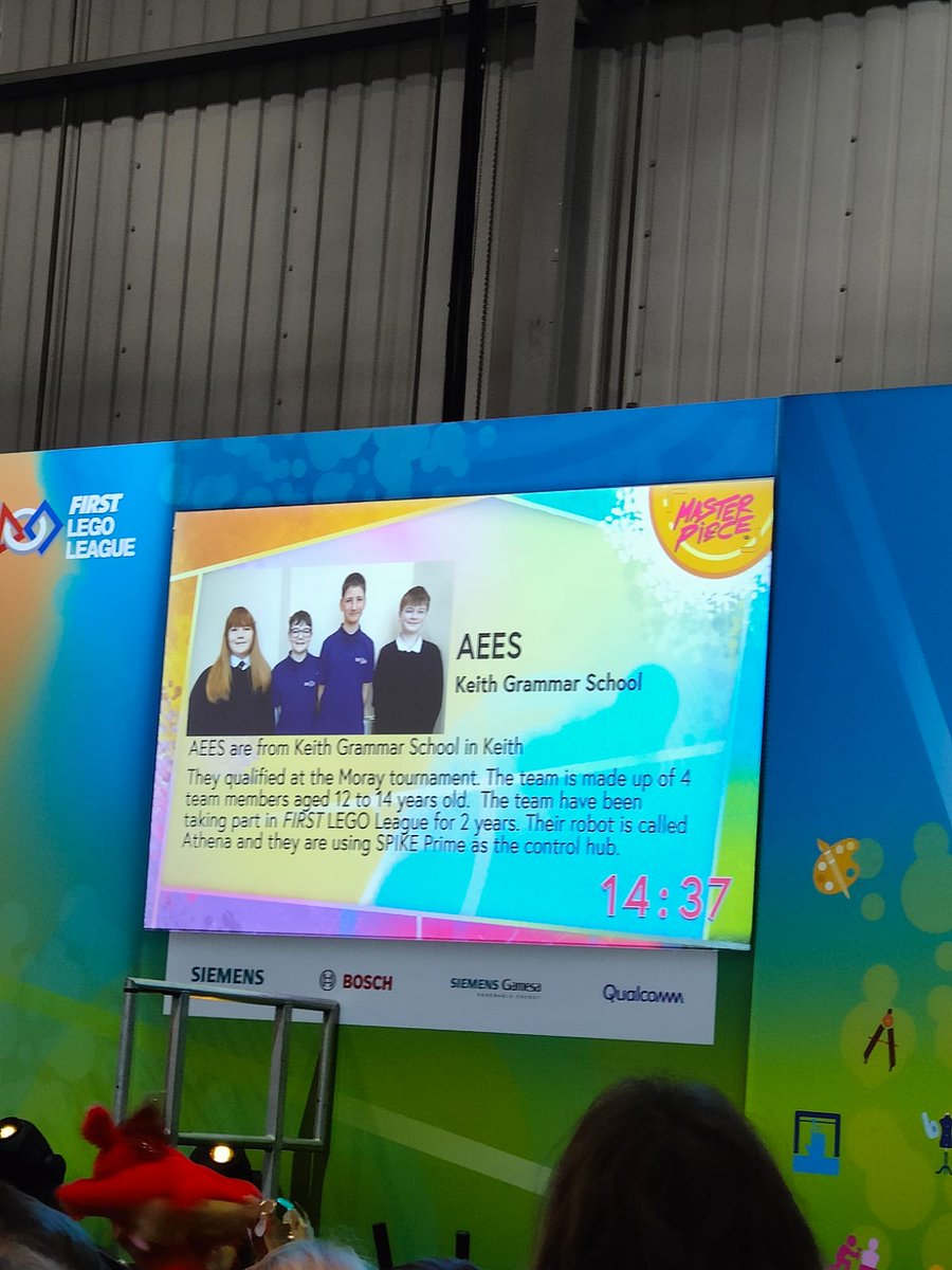 MrsJenk06012749's tweet photo. The closing ceremony is about to start. #fllmasterpieceuk. Can't wait to celebrate with all these amazing young people! https://t.co/B3HNT9bjoE