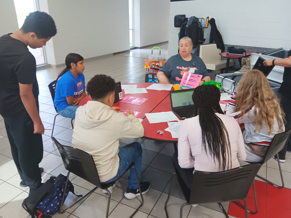 The final @Freeport_Int Champions Academy for our '23-24 Saturday scholars! Today we're strengthening and refining Math skills ahead of next week's Math STAAR.  @BrazosportISD (1 of 2)