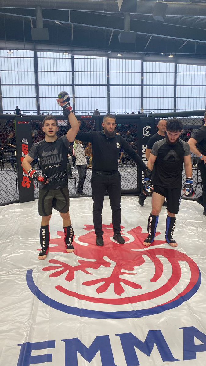 MMAPropagande's tweet photo. Abdourakhman Iniev qui s'impose par TKO round 3 lors de la MMA League bravo à lui. Rendez-vous demain pour la demi-finale.
Gros travail de @FrenchSavagery 👏

#TFSTeam 🐙 https://t.co/Ljfn3CuFf7