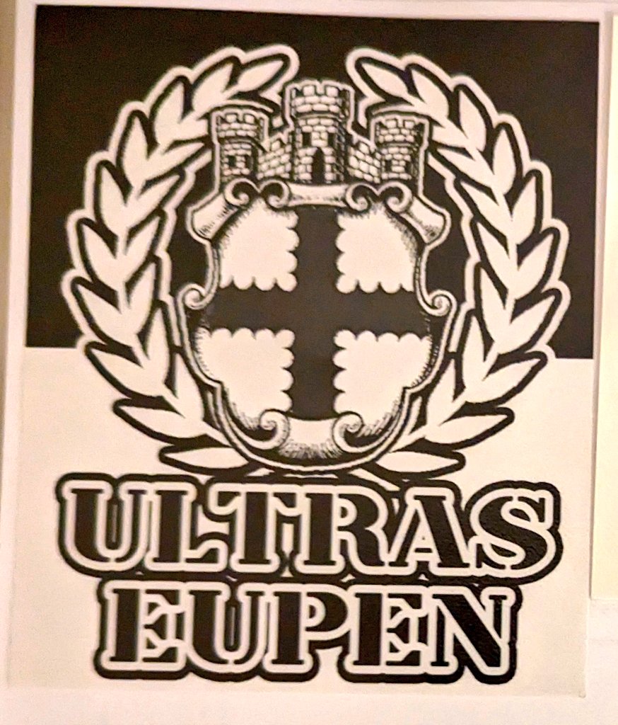 1jour1stick's tweet image. On continue le road trip 🇧🇪 et on va au bout du monde, là où les belges parlent 🇩🇪!!!

Au #KASEupen, on joue en Jupiler League, on est rival avec le Standard car c'est pas loin, mais si on avait des derby ils seraient plus avec Aachen voir Köln! ⏬