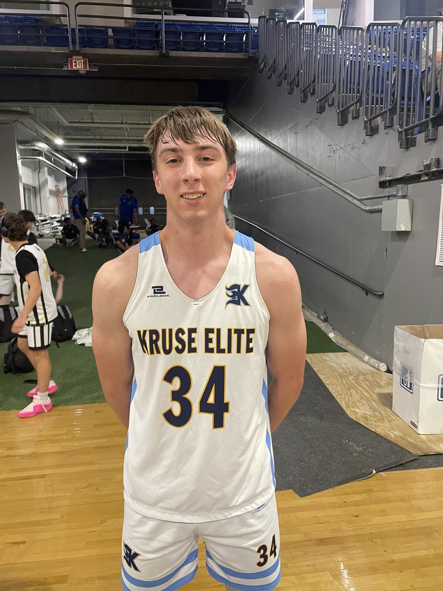 𝐓𝐡𝐞 𝐏𝐥𝐚𝐭𝐟𝐨𝐫𝐦 | 𝐃𝐚𝐲 𝟏 𝐒𝐭𝐚𝐧𝐝𝐨𝐮𝐭𝐬

PGU Hoops 17u
#10 // Carlos Duran

Kruse Elite 
#34 // Evan Dejmal 
Led all scorers with 20 points