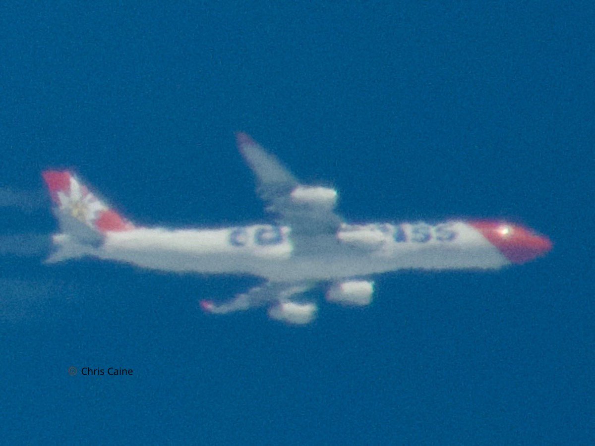 A340 from Edelweiss this afternoon. @scan_sky @TheSnoopySnoop @MrFindYourPlane @SouthCoastPhot4 @CNPics @Sx60Contrails