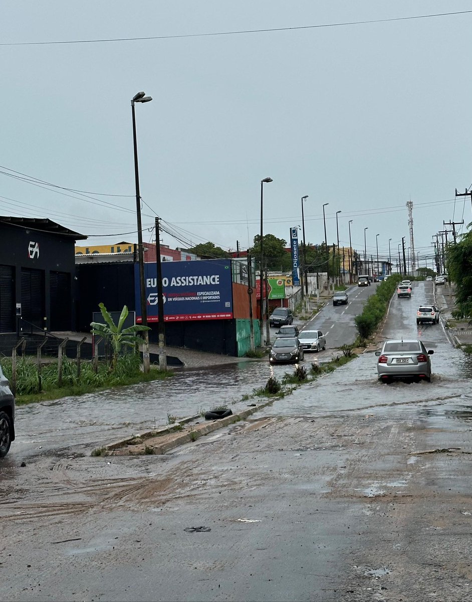 *STTU INFORMA*

Ponto de alagamento transitável na avenida Integração próximo a BR.