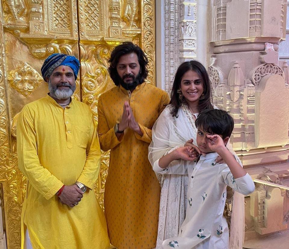 Actors Riteish Deshmukh-Genelia Deshmukh and their son had the darshan of Ram Lalla at Ram Mandir in Ayodhya, Uttar Pradesh today. 

(Pics: Temle priest)