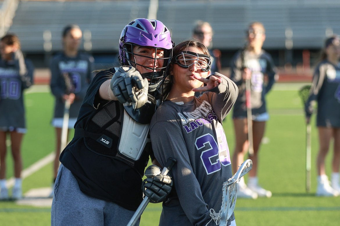 SusanAdamsPhoto's tweet photo. The @BloomfieldWLAX Black Hawks ran out of time last night, falling to the Mercy Marlins 10-7 in lax action  📸
https://t.co/7ehd5qFHr5
Keep your heads up, Black Hawks!
@BHHSSportsMed https://t.co/eJhja2brLA