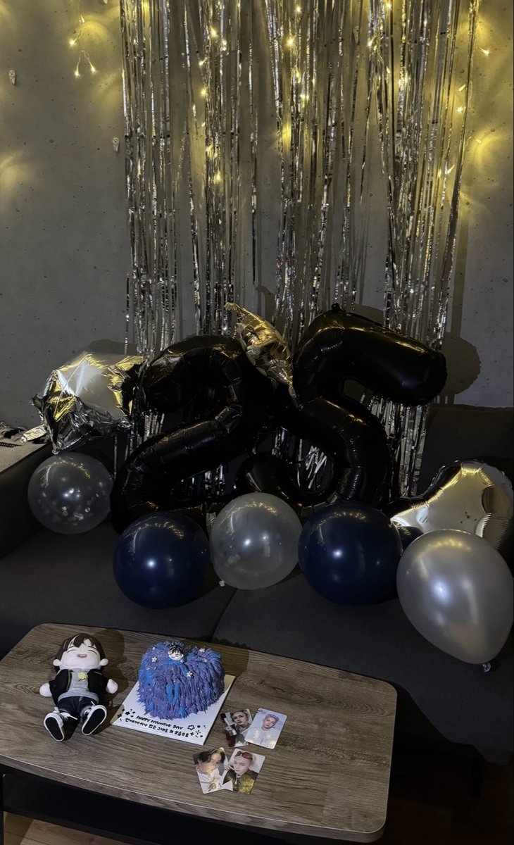 - ̗̀💜 𝐇𝐀𝐏𝐏𝐘 𝐇𝐘𝐔𝐍𝐒𝐔𝐊 𝐃𝐀𝐘 💜 ̖́-

#FullOfSkiesInAWorldOfChoiHyunsuk
#7CHILL_GO_현석이의_생일을축하해
#ヒョンソクを照らす紫の光
#TREASURE #트레저 #최현석  #CHOIHYUNSUK