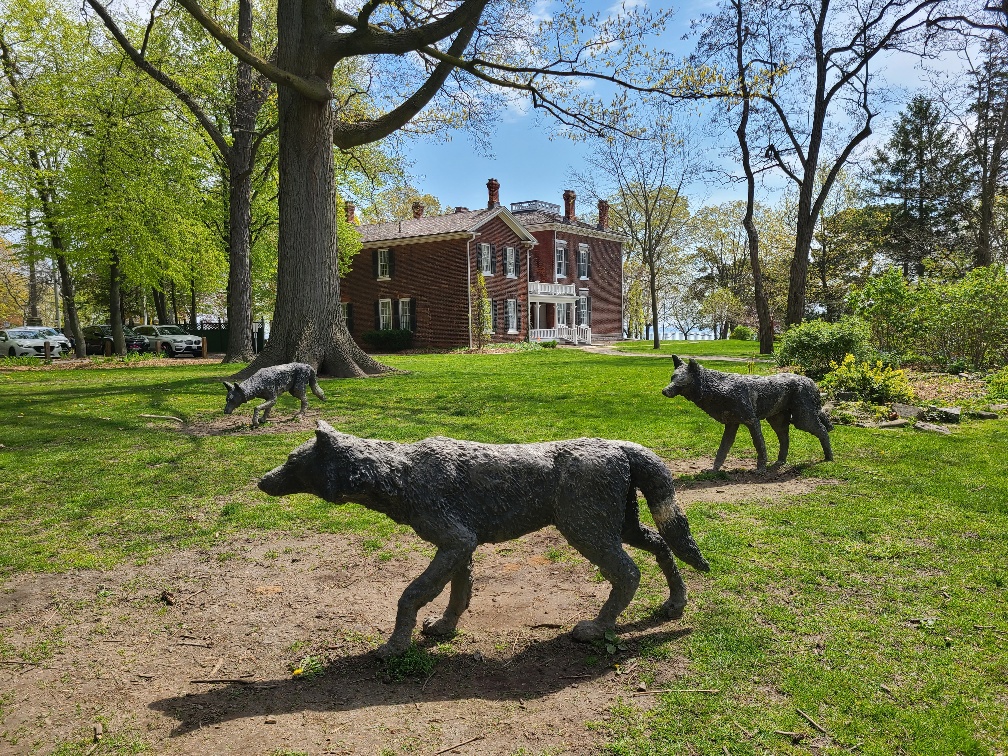 Looking for something to do today? The @Oakville_Museum at Erchless Estate is open today, April 20, from 1 to 4:30 p.m. Learn about the latest family-friendly exhibits, programs and events: oakville.ca/parks-recreati…