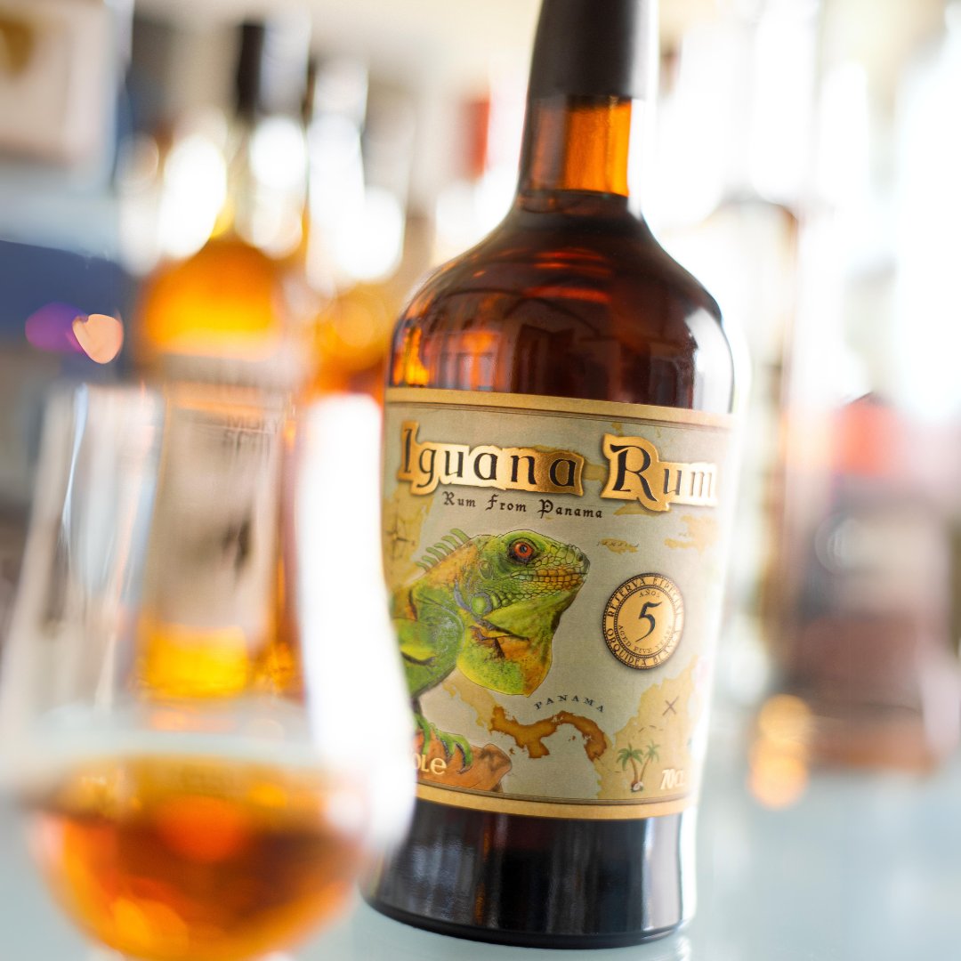 🦎 Get ready for some rum-believable flavours! 

Straight out of #Panama & aged for 5 years, this #rum brings a taste of history & adventure to your glass 🥃

Perfect for both on-the-rocks sipping & creating tantalising long drinks🌴🌟 

#AceoSpirits #Aceo #IguanaRum #RumLover