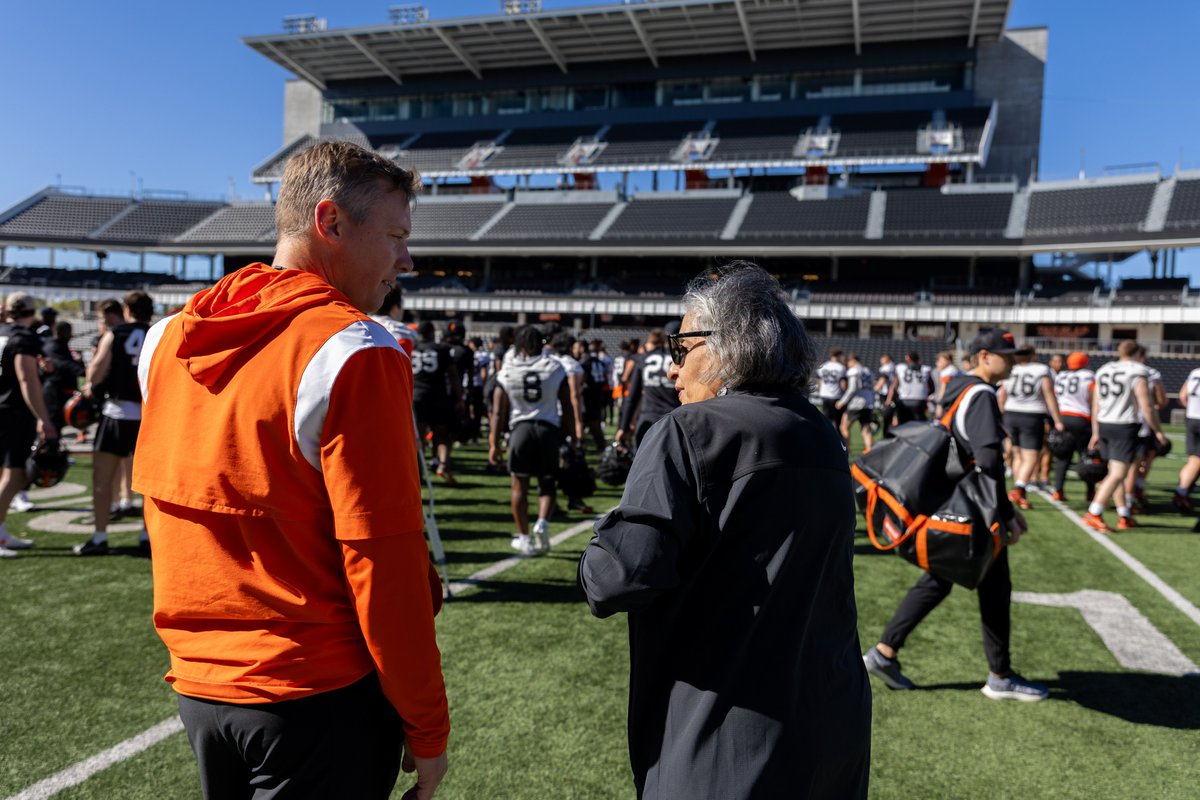 Loved visiting with @BeaverFootball. Wishing @Coach_Bray and the team a fantastic spring showcase. #GoBeavs