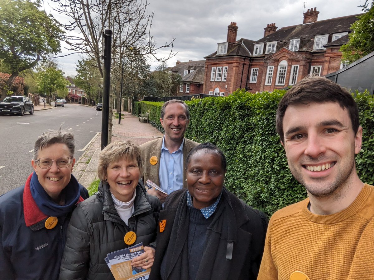 All smiles this afternoon with @CamdenLibDems 🔶🔶🔶