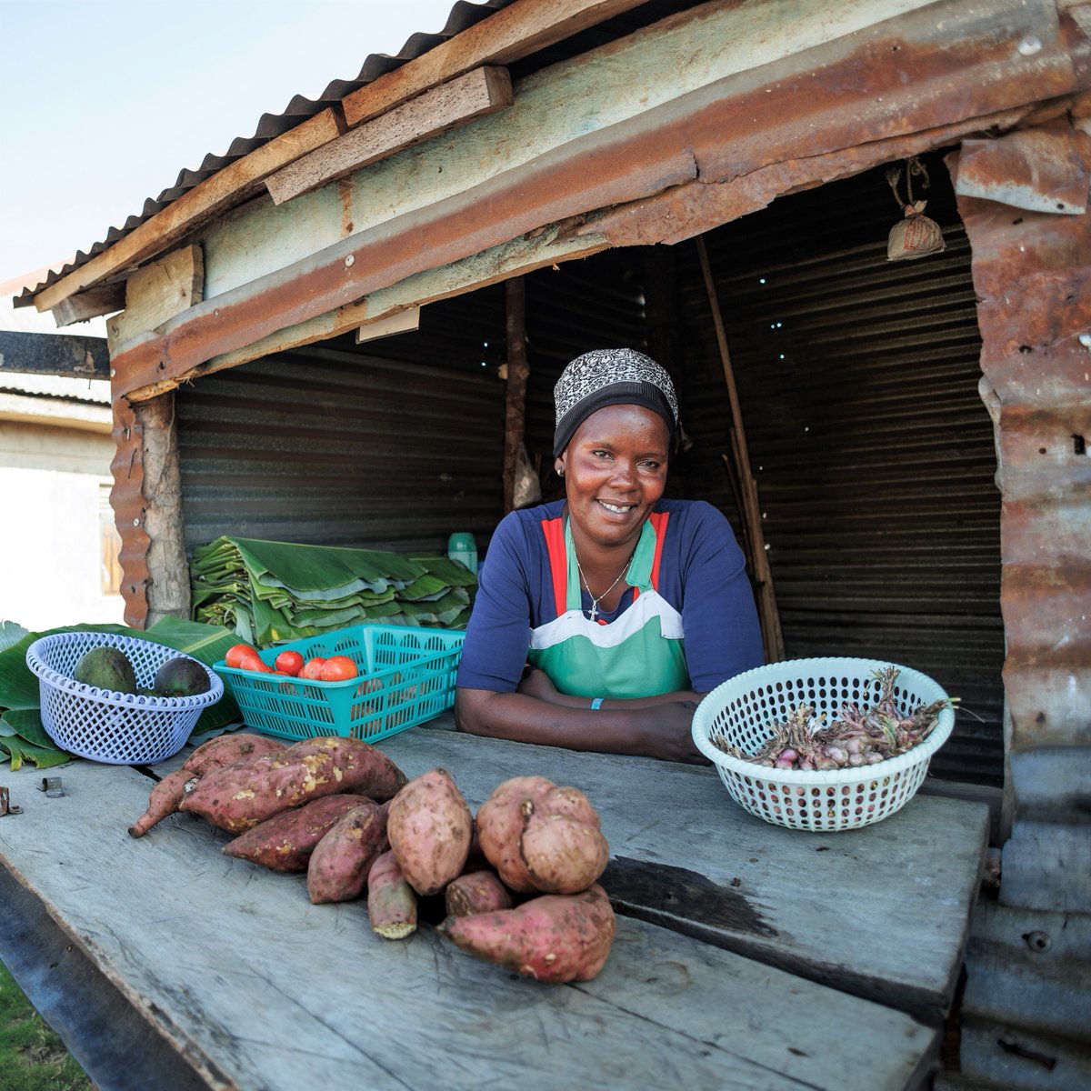 Rose used to dry the fish she sells on the ground, earning less than $1 per kilo. But thanks to IFAD, she learned to use drying racks and can now sell at a better price🐟🌞 With her finances more secure, she was even able to set up this vegetable shop and diversify her income.