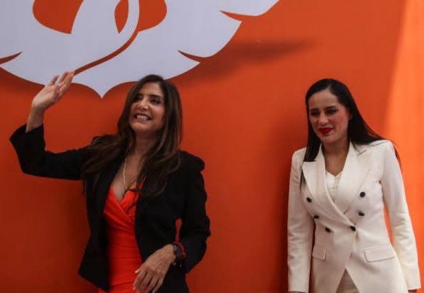 CBuburron's tweet photo. “las candidaturas para el senado en la cdmx no pueden estar tan culeras”

las candidaturas: https://t.co/9F4jR2K5iA