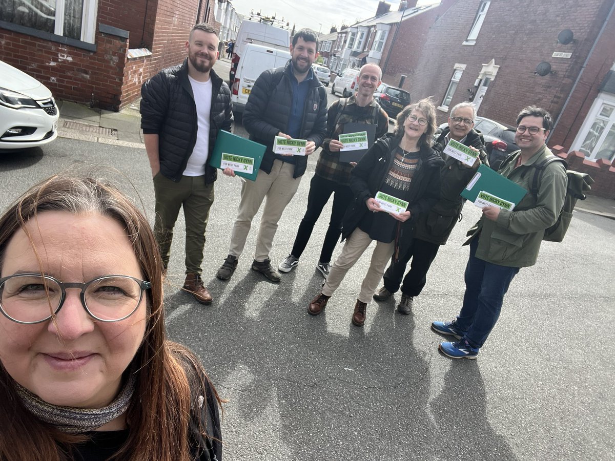 Today has been all about canvassing across #SouthTyneside.
This morning in #WestPark supporting Nicky Gynn.
This afternoon I’ve been speaking to voters across #CleadonAndEastBoldon - so many of them telling us they’ll be voting for Rhiannon Curtis there on May 2nd. 

#VoteGreen