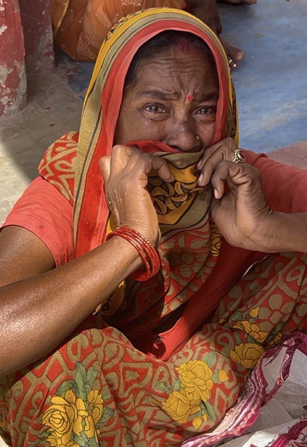 आज पापियों और अत्याचारियों ने एक मजबूर और लाचार माता की कोख उजाड़ दी है।दुष्ट प्रवृति बालों को ये नही भूलना चाहिये।कि एक माता की कोख उजाड़ देना साक्षात् भगवान के ह्रदय पर आघात पहुँचना है क्यूँकि जब एक सनातन इस धरती पर जन्म लेकर आती है तब भगवान नारायण एक माता की कोख व संतान दोनो