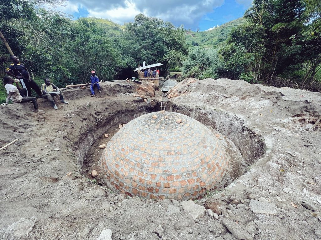 BiogasExpertUg's tweet image. The beauty of the #Biodigester
Great progress at Sadghuru in Kabarole. 
For biogas call 0800399236 or talk directly to the Biogas expert on 0783111015/0701858901

Turning waste into clean energy 
#Waste_To_Energy