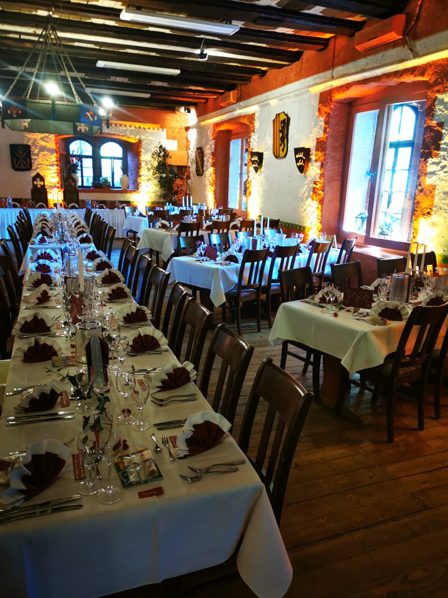 Deine Hochzeit Location bei uns! restaurant-ronneburg.de/de/seite/index… #wedding #Restaurant #mittelalter #Castle #Burg #ronneburg #Hochzeit #location #Gastronomie #urday