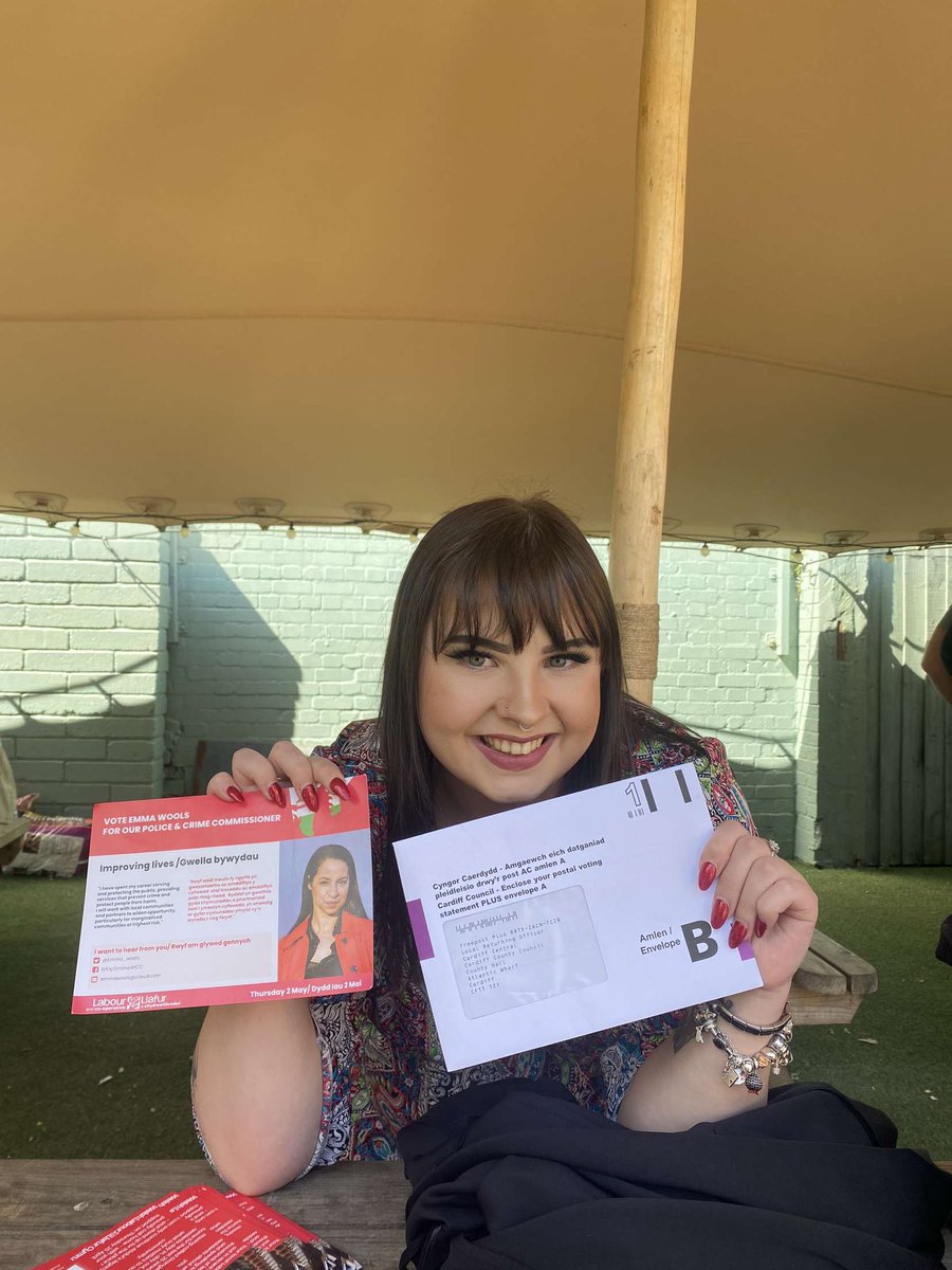 Postal vote off! Of course I voted for @Emma_Wools for the next police and crime commissioner for South Wales. 🌹 She is passionate about tackling violence against women and girls, which has been systematically neglected by 14 years of Tory rule.