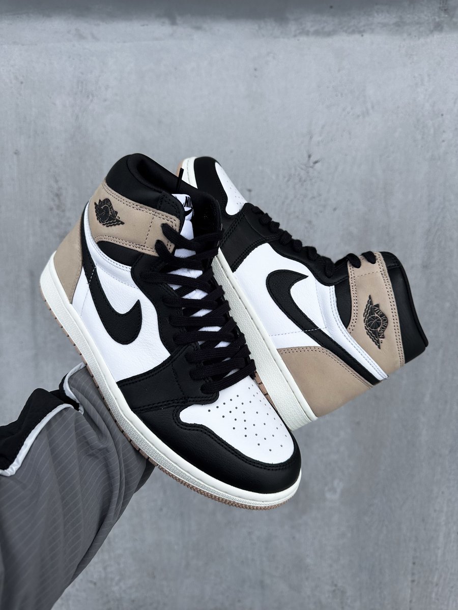 The Air Jordan 1 Retro High OG Latte drops next week. Are you adding them to your rotation > c.thesolesupplier.co.uk/cZ7HW