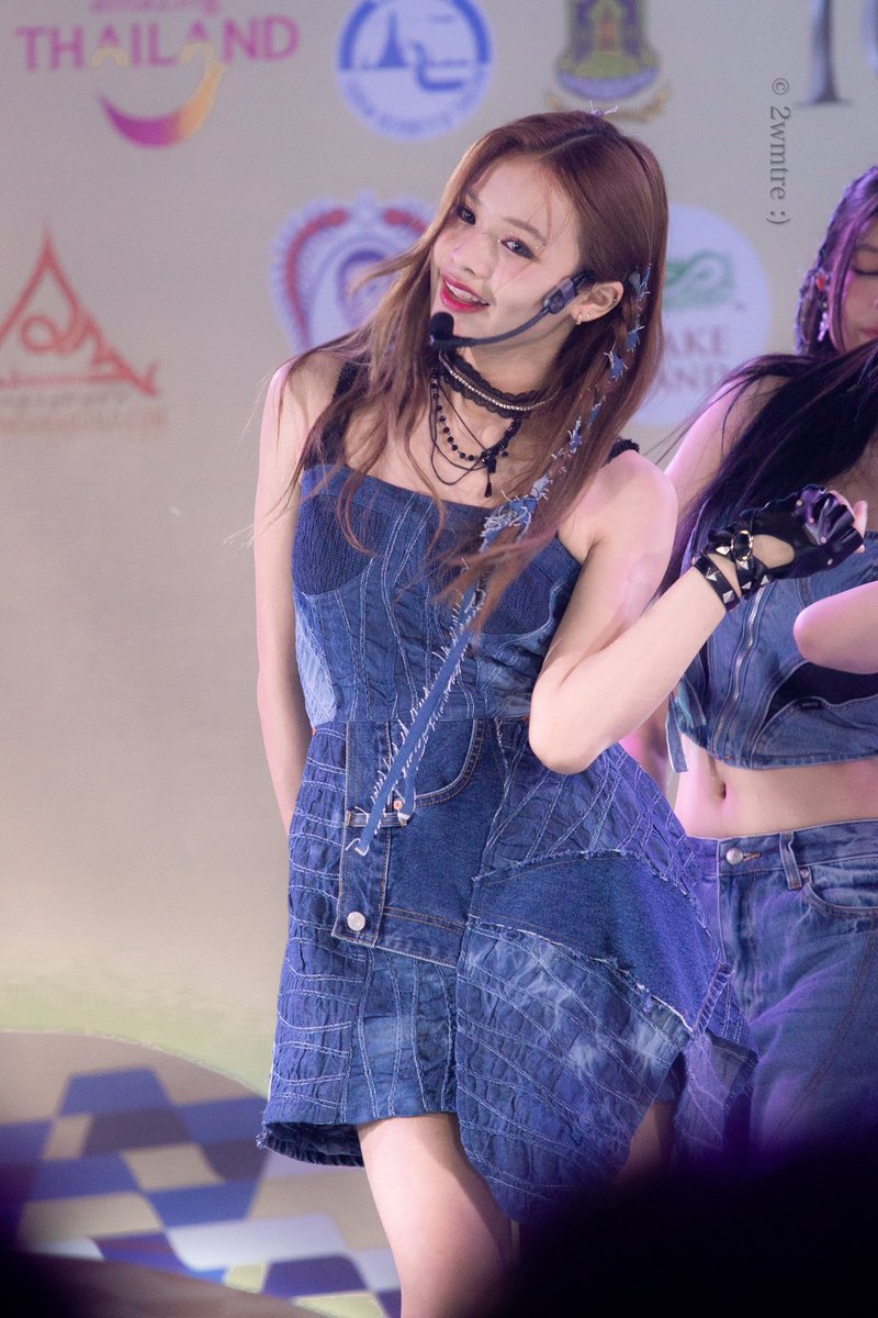 น้อง Yean ~ ใส่ยีนส์ ✨💖☺️ 👖<a href="/yean_ppcy/">Yean papit💖</a>  #Gen1es  #YeanPapitchaya 

 ✨🧚🏻‍♀️  

#iconsiamsongkranxgen1es