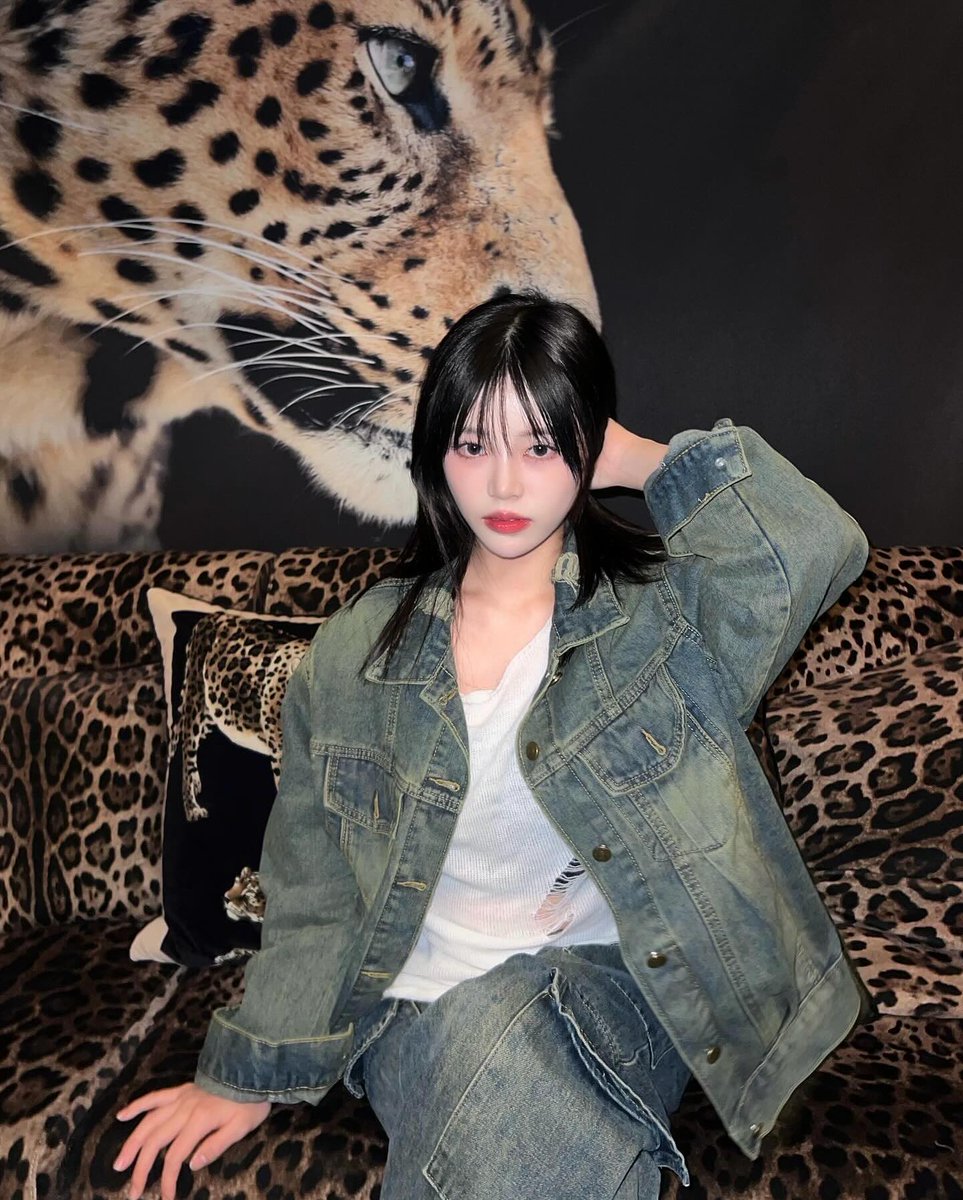 _senapics's tweet photo. green looks so good on her💚 https://t.co/fzrHLF9lmB